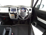 視界良好、操作しやすい運転席です。