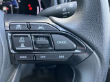レーダークルーズコントロール(全車速追従機能付)付きです。車速に応じて追従支援してくれるので、ロングドライブも快適です。詳細は販売店スタッフまでおたずねください。
