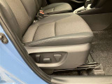 パワーシート搭載。微妙な調整が手軽にでき、最適なポジションで運転することが可能です。