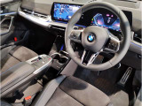 『運転』に対するBMWのこだわりはメーターパネルにも表れております。視野性の良いメーターパネルは疲労感の軽減と、運転の楽しさをもたらしてくれます。