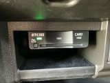 グローボックス内にETCが装備されています。外からは見えませんでのカードを入れたままでも安心です。