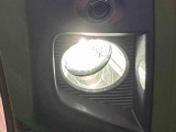 LEDフォグランプ標準装備 LEDの明るい光が霧の発生や悪天候時に視界確保をサポートします!