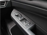日常的に触れるスイッチ類も、目立った使用感がなく良好な状態です。