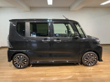 ご納車までに、弊社サービススタッフによる点検整備を行い、バッテリー、エンジンオイル、オイルエレメント、ワイパーゴムを交換し、ブレーキを分解、摩耗等を確認、必要であれば交換、安心してお乗りいただけます!