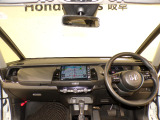 【ルームクリーニング】せっかく乗るならピカピカの車がいいですよね!当店は、他社では省きがちな細部に至るまで、徹底した清掃を行っております。