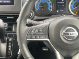 ステアリングスイッチ装備☆オーディオやインフォメーションディスプレイを目線をずらさず簡単に操作できます♪