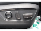 運転席パワーシート付です。シートポジションを簡単に調整できます。