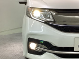 LEDヘッドライト☆HIDヘッドライトより省電力かつ、ライトを点けた際の立ち上がりも早いです☆寿命も長いのでお財布にも優しいオススメ装備☆