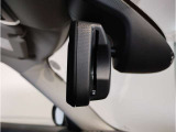 【ETC機能付防眩ミラー】BMWのルームミラーは、ETCと一体型でございます。ミラーは防眩機能付きですので、後方車両のヘッドライトの明かりをカット致します。