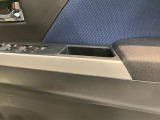 内装、ドア内張にキズあります。