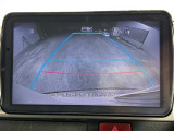 【バックモニター】後ろのカメラの映像をモニターに映し出すことができます!後方の見えない死角や、障害物との距離感をしっかり確認することができます!駐車が苦手な方におすすめです。