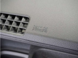 ◆助手席エアバッグ◆SRSエアバッグは、シートベルトだけでは防ぎきれない衝突時の衝撃から乗員を守るための安全装置。衝突時に瞬時に膨らみ、頭部や胸部がダッシュボードに直接衝突するのを防ぎます。