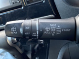 雨天時でも安心して運転できるよう、視界を確保するワイパーシステム。レバー操作もスムーズで、快適なドライビングをサポートします。