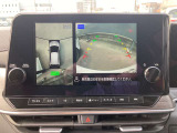 アラウンドビューモニターです☆車の前後左右にカメラがついており駐車時には上から車を見たような画面が見れますので、4方向の状況を確認することができる便利な機能です☆
