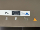 立体駐車場ぼ屋上に大型展示場があります。エレベーターで屋上へどうぞ。(こちらの展示場は18時でクローズとなります。ご来店の際はご注意ください)