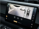 3Dサラウンドカメラを装備。車両を上から見たような映像など、周囲の状況を画面で確認でき、駐車や狭い場所での取り回しをサポートします。