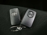 ドアの開錠施錠はドアノブに触れるだけ センサーが感知して開錠施錠をしてくれます 一度スマートキーをご体感ください 便利ですよ