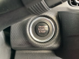 黒い丸いボタンを押して、エンジンスタートが可能なプッシュエンジンスタートシステムです!一度味わったらこの装備が必需品になってしまいます。