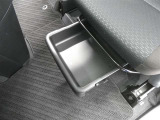 取り出しやすく、しまいやすい収納スペースが満載です。ティッシュやペットボトル等、用途に合わせた収納が可能ですので、使い方はあなた次第!