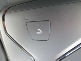 SOSコール装備です。緊急時は遠慮なく押してください。BMWメーカーエマージェンシーに直結致します。
