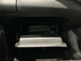 車検証入れになどにも使える便利な収納BOXあります。