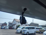 万が一の際も安心。前後の映像をしっかり記録するドラレコ付。