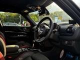 愛車のシート・インテリアをキレイなまま保つことができるルームコーティングをおすすめしております。本革シートだけでなくファブリックシートのお車でも効果を発揮致します。
