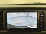 バックモニター付きです。後退時に車両の後ろ側を画面に表示します。車庫入れなどでバックする際に後方確認ができ便利です。