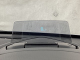 車速などを表示してくれるアクティブ・ドライビング・ディスプレイ。視線や焦点調節が少なく済み、気持ちよく安全に運転を楽しめます。