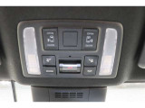 スライドドアの開閉は、ドアハンドルはもちろん運転席からのスイッチ操作でも可能です。お子様の送迎時の乗り降りも一段と楽になります。
