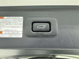 【パワーバックドア】ボタン一つでテールゲートが自動で開閉します。