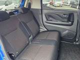大人でもゆったりとくつろげる車内空間を実現しました。
