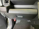 新車・中古車の販売だけでなく、メンテナンス(点検、車検、修理)、部品販売、レンタリース、JAF取扱い、損保(自動車保険) 各種保険代理店保険の加入などお車に関することに対応しております。