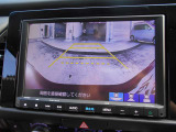 ガイド線表示機能付きのバックカメラで、バックでの車庫入れも安心です。