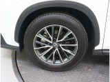 235/60R18タイヤを装備しています。※各ホイールのキズ等をご確認くださいませ。