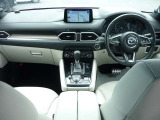 ◆チルト&テレスコピックステアリング◆ドライバーのさまざまな体格に応じて適切な運転姿勢を取りやすいよう、ハンドルの前後位置と高さを調整できます◆