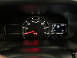 【メーターパネル】シンプルなデザインのメーターパネルは視認性が良く、必要な情報を運転手に分かりやすく伝えてくれます♪