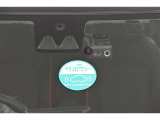 予防安全機能「スマートアシスト」を装備しています。安全機能の詳細は販売店スタッフまでおたずねください。機能を過信せず、必ずご自身で安全運転を行ってください。