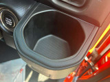 ドリンクホルダー装備☆運転席右側についていますのでドリンクも取り出しやすい☆