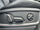 ●電動シート『車両の座席を電動で調整できます。ドライバーや乗客がボタンを押すことで、シートの前後、上下、背もたれの角度などを簡単に調整できます』個々の体型や好みに合わせた快適な座り心地を実現できます。