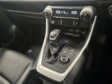 左右独立コントロールフルオートエアコンで車内はいつでも快適!ドライブモードセレクト!スイッチで状況や気分に合わせたお好みの走行モードに切り替え可能!