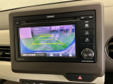 バックモニター付きで、車庫入れやバック時の後方確認をサポート。