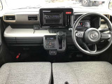 広々とした視界で運転も快適。勿論、安心、安全なSRSエアバックシステム運転席&助手席付