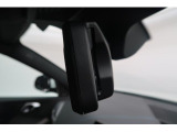 【ルームミラー一体型ETC】BMWといえばルームミラー一体型のETC。ドライバーから差し込めるかたちになっておりますので、差し忘れの際も慌てずにご利用いただけます。