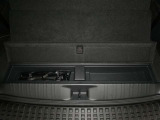 【車載工具】タイヤ交換には必需品ですね!万が一に役立つ工具です。緊急時に備え、使い方をしっかり覚えておきましょう。