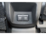 当店は全車『ロングラン保証』付!(1年間、距離無制限 HV車はHV保証付) 別途延長保証もご用意しております♪ ぜひ現車を確認にご来店ください