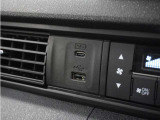 ◆USBチャージャー◆使いやすい場所に装備されています。