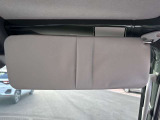 荷物がどれだけ載るか一目で確認。広さ・開口部・段差、内張りの状態までチェックできます。