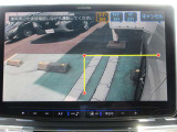 ナビ画面にサイドビュ-モニタ-の映像を映し出しています。  狭い場所での車庫入れをサポ-トしてくれる便利アイテムです。