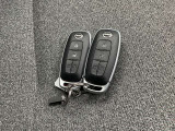インテリジェントキーです。キーを取り出す事なく、車両のボタン操作だけてドアロック操作やエンジン始動等が可能です。